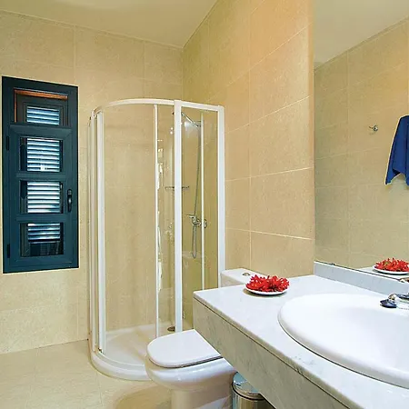 Playa Blanca Sleeps 4 Air Con Wifi Villa *