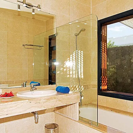 Playa Blanca Sleeps 4 Air Con Wifi Playa Blanca (Lanzarote)